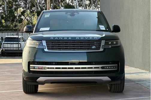 Belgravia Green Metallic 2026 Land Rover Range Rover P530 SE