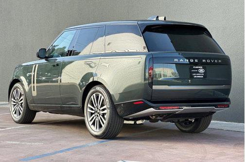 Belgravia Green Metallic 2026 Land Rover Range Rover P530 SE