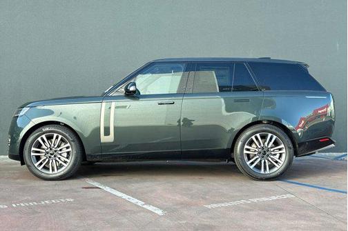 Belgravia Green Metallic 2026 Land Rover Range Rover P530 SE