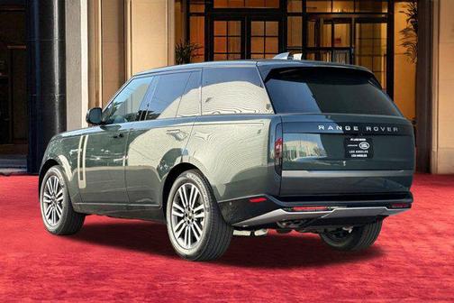 2026 Land Rover Range Rover P530 SE