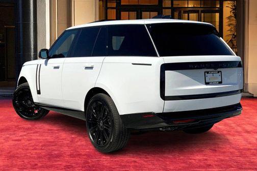 2025 Land Rover Range Rover P530 SE