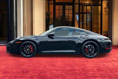 2021 Porsche 911 Carrera