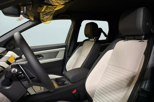 Varesine Blue Metallic 2026 Land Rover Discovery Sport Landmark