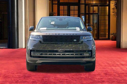 Charente Grey Premium Metallic 2026 Land Rover Range Rover P400 SE