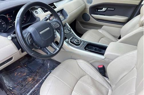 White 2017 Land Rover Range Rover Evoque SE
