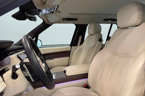 Green 2023 Land Rover Range Rover P400 SE