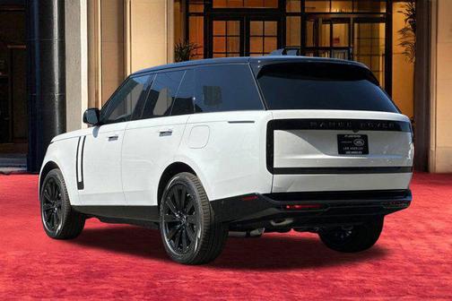 2025 Land Rover Range Rover P550e SE
