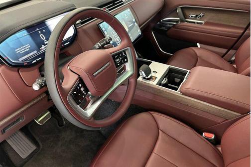 2025 Land Rover Range Rover P550e SE
