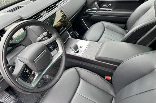 Santorini Black 2026 Land Rover Range Rover P400 SE