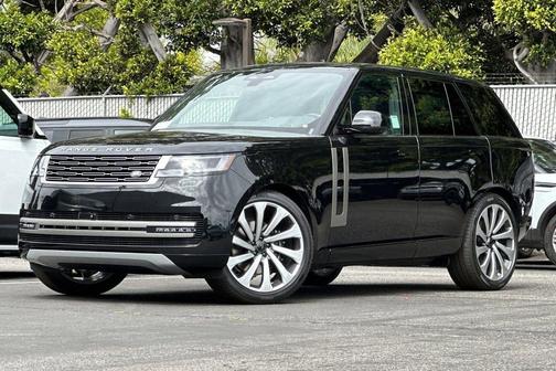 Santorini Black 2026 Land Rover Range Rover P400 SE