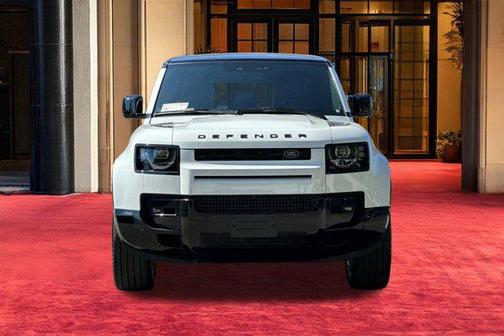 Fuji White 2026 Land Rover Defender P400 X-Dynamic SE