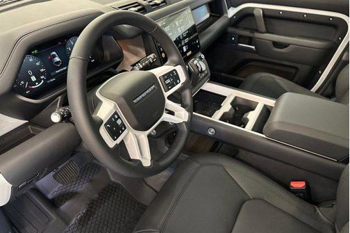Fuji White 2026 Land Rover Defender P400 X-Dynamic SE