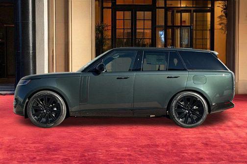 2026 Land Rover Range Rover P550e SE