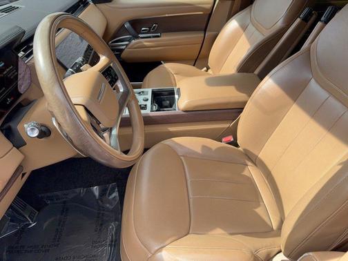 Santorini Black Metallic 2023 Land Rover Range Rover P400 SE