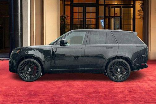 2026 Land Rover Range Rover P530 SE