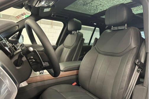 Santorini Black 2026 Land Rover Range Rover P530 SE