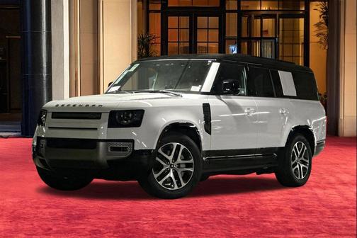 Fuji White 2025 Land Rover Defender 130 P400 X-Dynamic SE