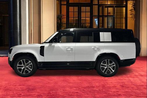 Fuji White 2025 Land Rover Defender 130 P400 X-Dynamic SE