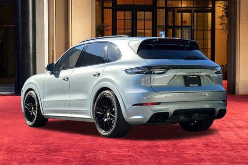 Quartzite Grey Metallic 2021 Porsche Cayenne GTS