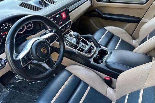 Quartzite Grey Metallic 2021 Porsche Cayenne GTS