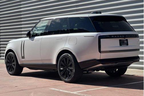 Icy White SV Bespoke Ultra Met 2026 Land Rover Range Rover P550e SE