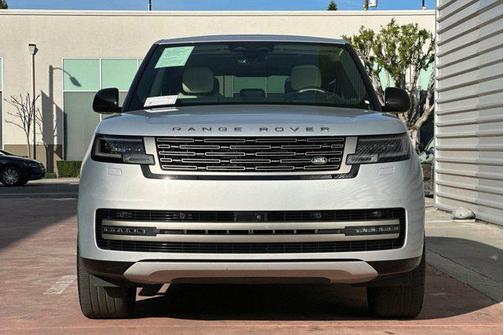 Hakuba Silver Metallic 2024 Land Rover Range Rover P530 SE