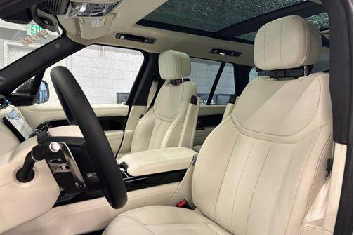 2026 Land Rover Range Rover P550e SE