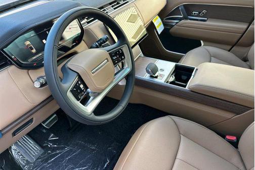 2026 Land Rover Range Rover P530 SE