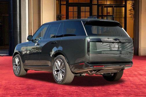 2026 Land Rover Range Rover P530 SE
