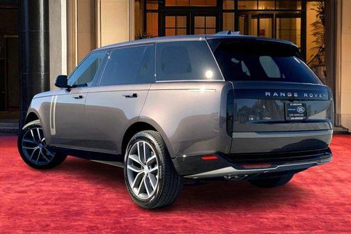 2025 Land Rover Range Rover P530 SE 7 Seat