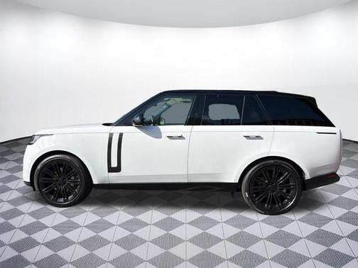 Fuji White 2026 Land Rover Range Rover P400 SE