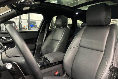 2026 Land Rover Range Rover Velar P250 SE R-Dynamic