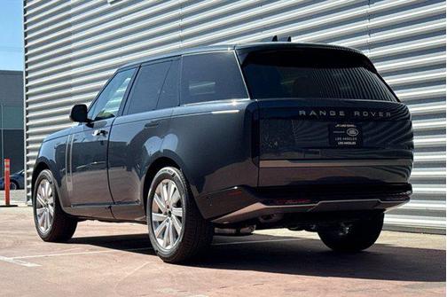 Varesine Blue Metallic 2026 Land Rover Range Rover P400 SE