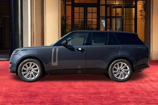 Varesine Blue Metallic 2026 Land Rover Range Rover P400 SE