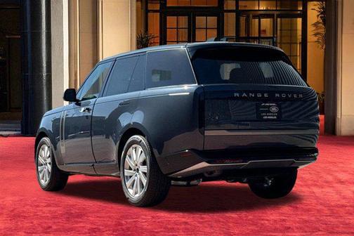 Varesine Blue Metallic 2026 Land Rover Range Rover P400 SE