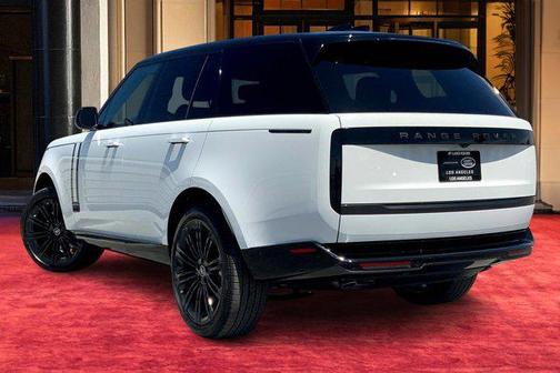 2025 Land Rover Range Rover P530 SE