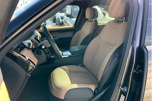 2025 Land Rover Range Rover Sport SE