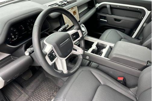 2025 Land Rover Defender 130 P300 S