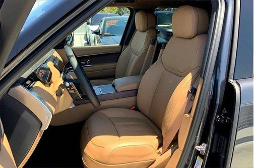 2025 Land Rover Range Rover P530 SE