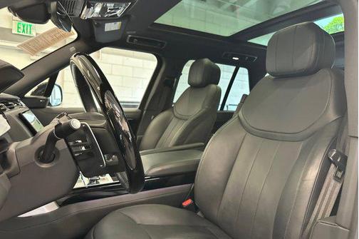 Black 2023 Land Rover Range Rover P400 SE