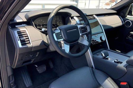 2025 Land Rover Discovery P300 S