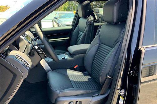 2025 Land Rover Discovery P300 S