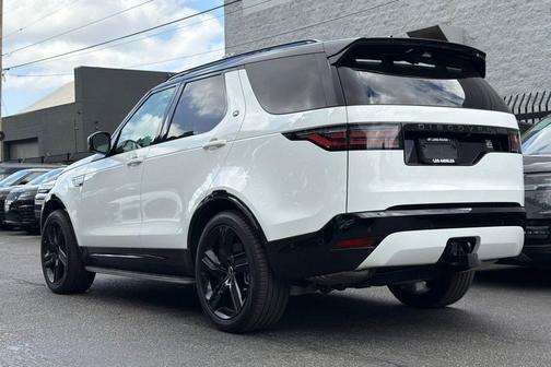 Fuji White 2025 Land Rover Discovery P360 Dynamic SE