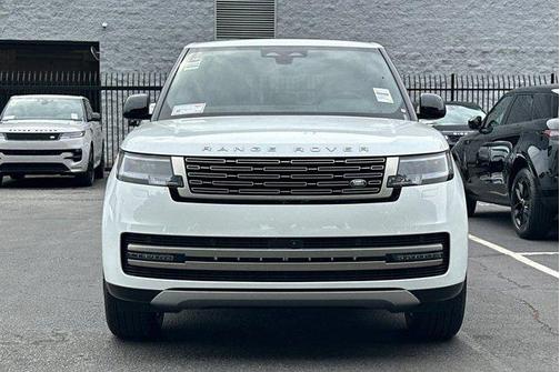 Fuji White 2026 Land Rover Range Rover P400 SE