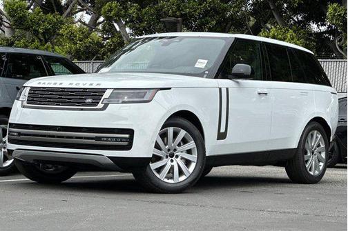 Fuji White 2026 Land Rover Range Rover P400 SE