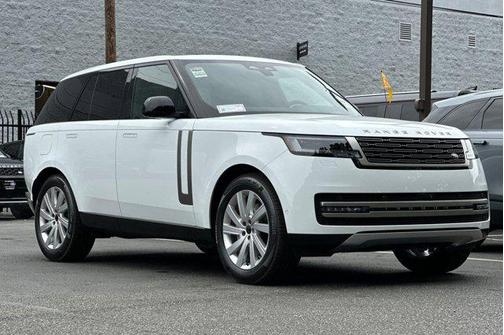 Fuji White 2026 Land Rover Range Rover P400 SE
