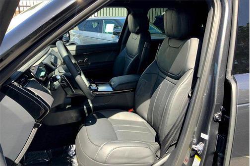 2025 Land Rover Range Rover Sport SE