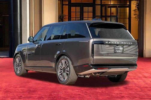 2026 Land Rover Range Rover P530 SE 7 Seat