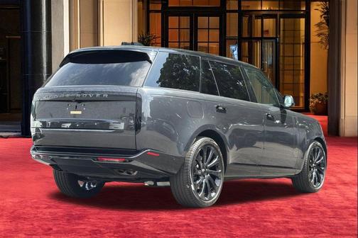 Carpathian Grey Premium Metallic 2024 Land Rover Range Rover P530 Autobiography