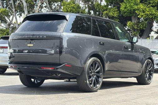 Carpathian Grey Premium Metallic 2024 Land Rover Range Rover P530 Autobiography
